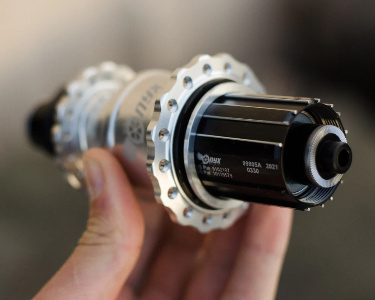 Hub - rear - Onyx Vesper 32h - Image 3