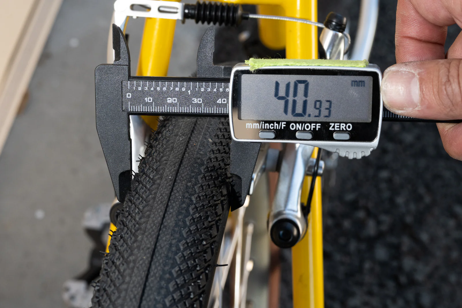 Tire - Hutchinson Overide - Image 3
