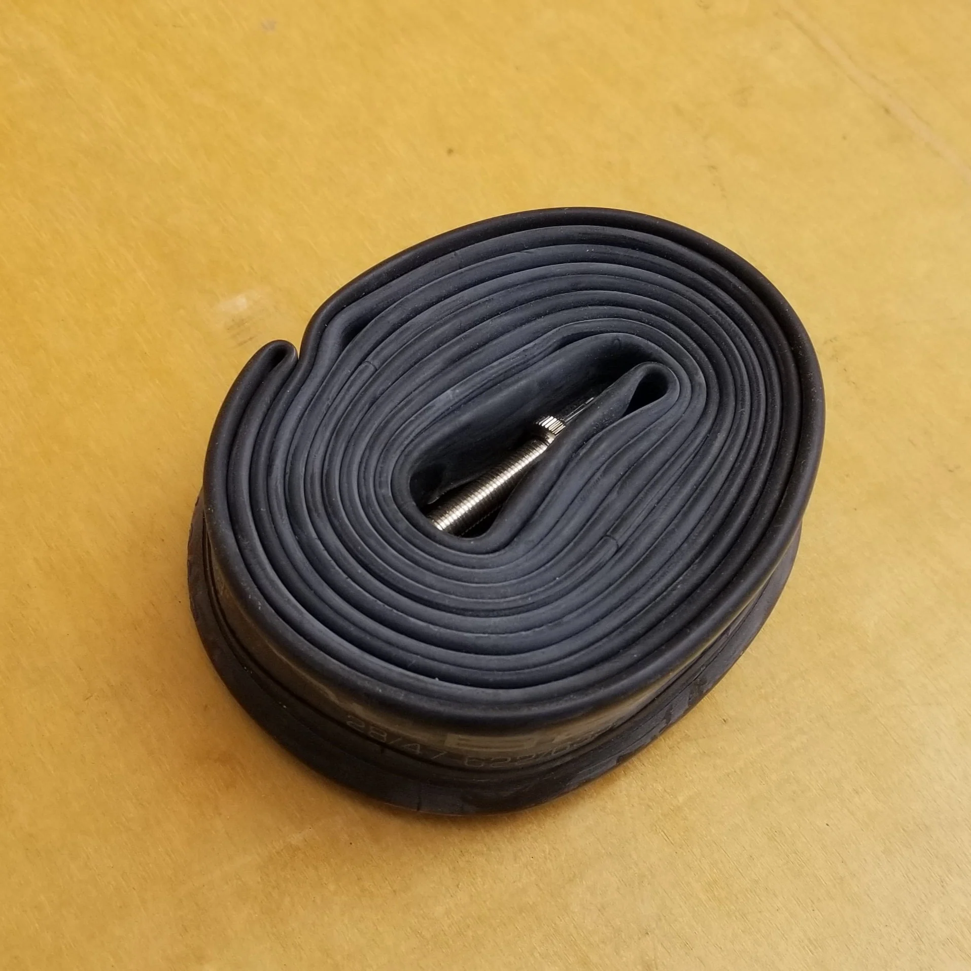 Inner Tube - 700c x 28 - 47 (1.10 - 1.75) - Schwalbe SV17 - Image 2