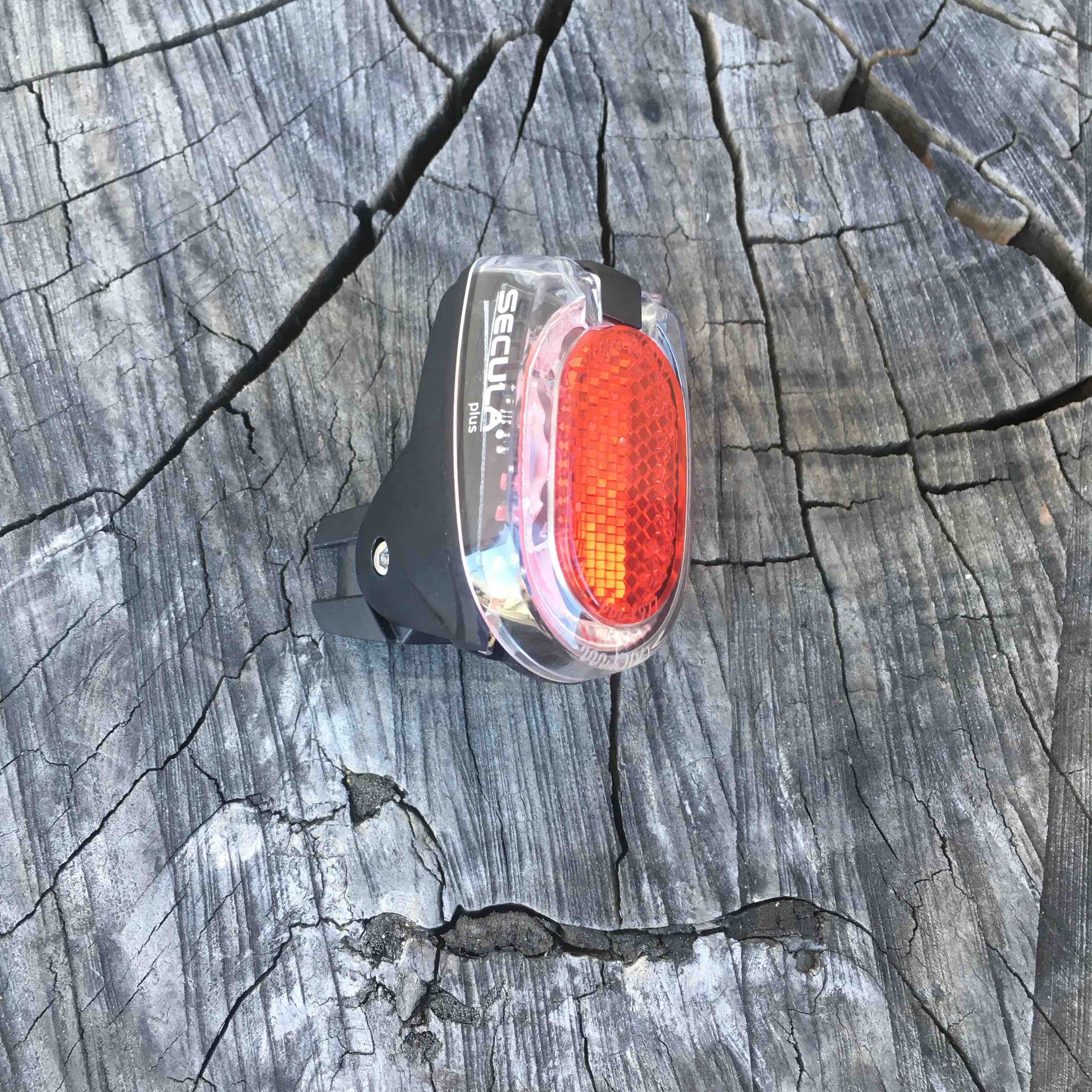 no Busch & Müller Secula Plus Dyno Rear Light for Seatpost or Seat Stay - Image 2
