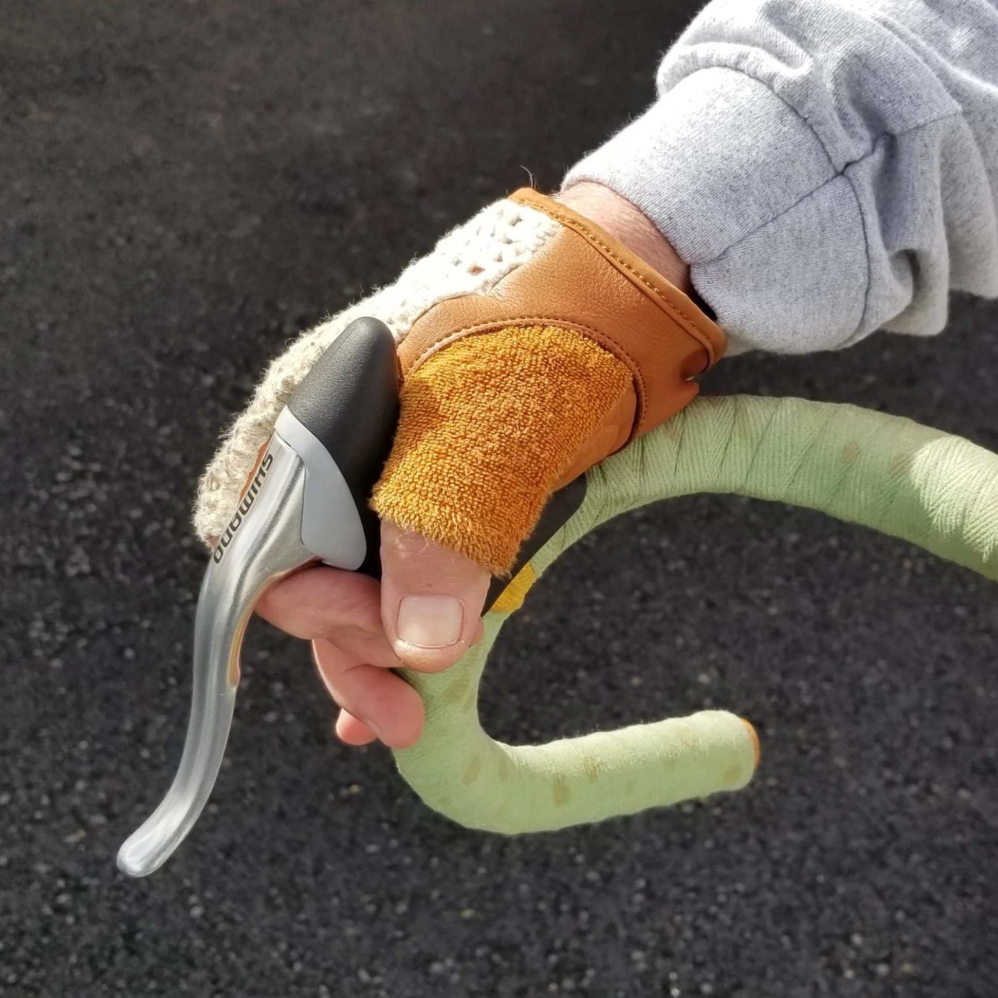 Cow Gloves, Lightly padded - Image 5