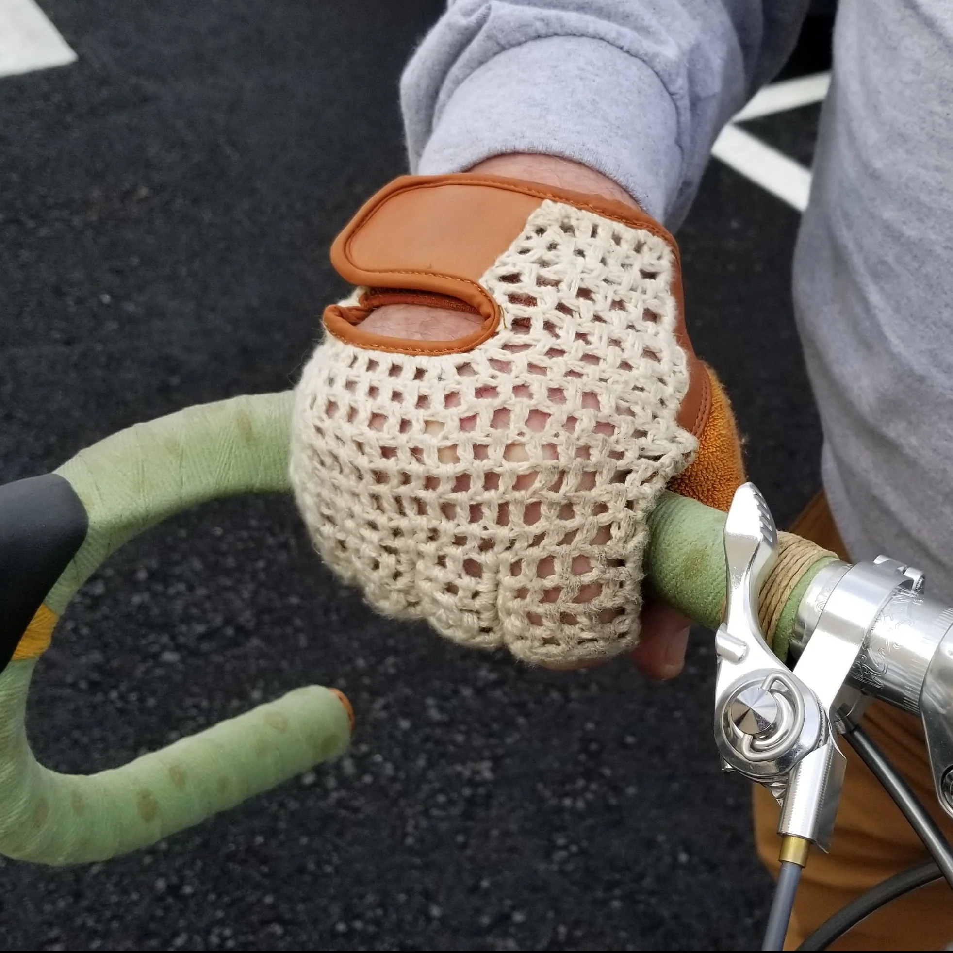 Cow Gloves, Lightly padded - Image 7