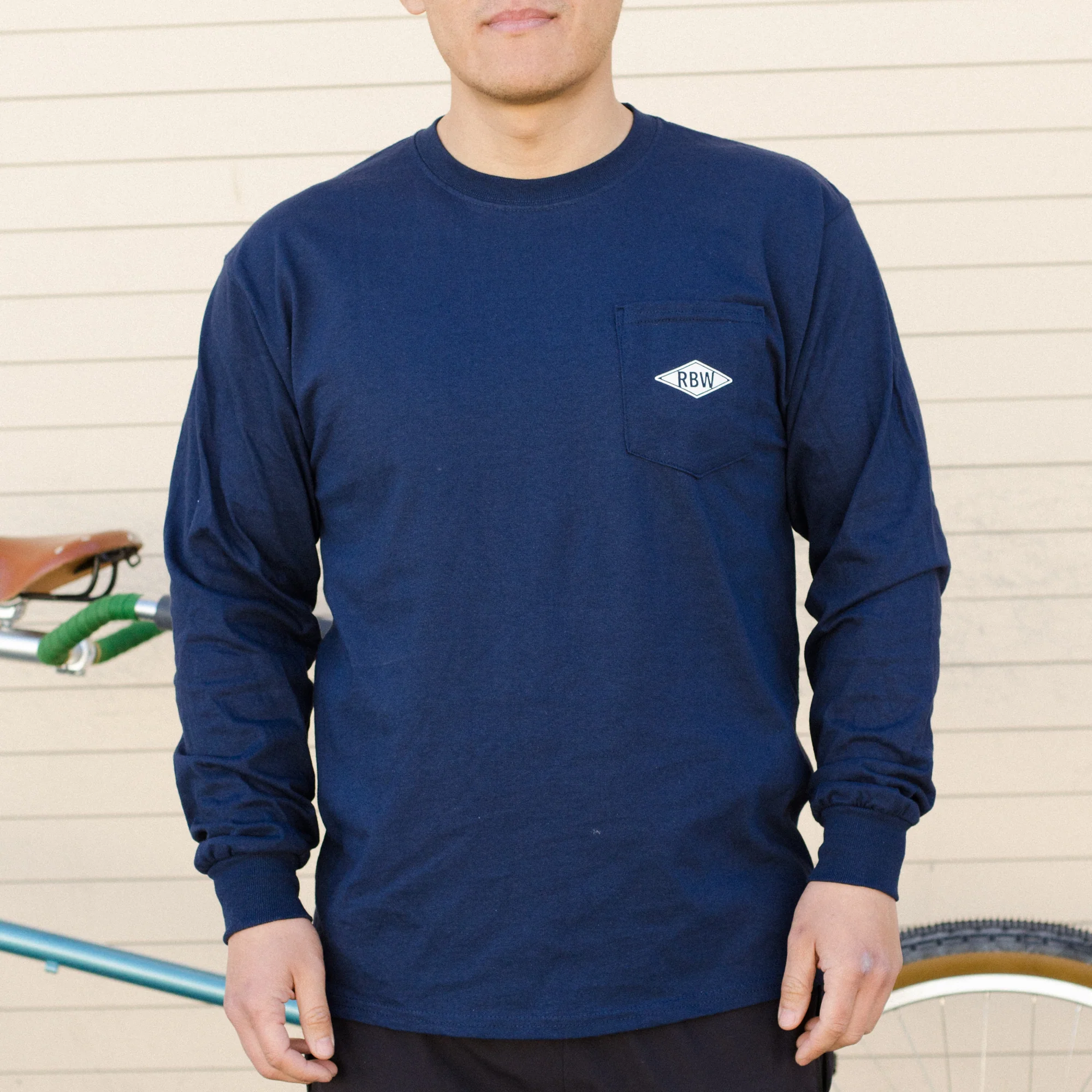 Trends and Progress Long-sleeved pocket T-shirt - Image 2