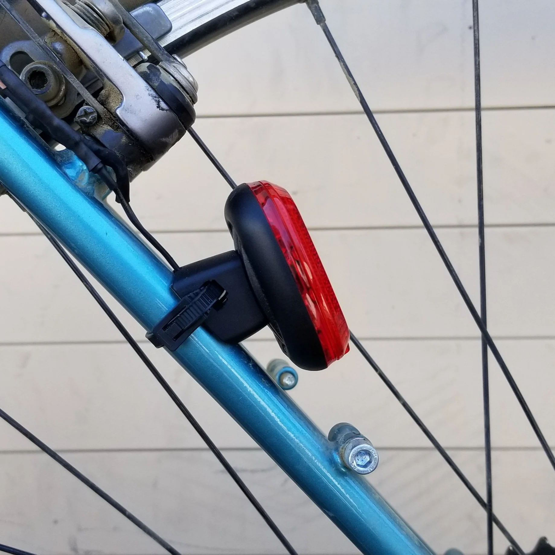 Busch & Müller SecuZED Plus Dyno Tail Light for Fender, Frame or Seat Post - Image 2